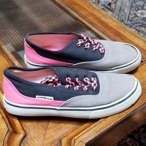 Airwalk size 4 sneakers
